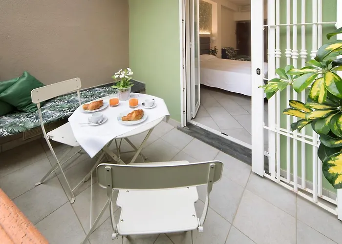 Aparthotel Free Parking 3*