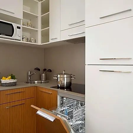 Aparthotel Free Parking 3*