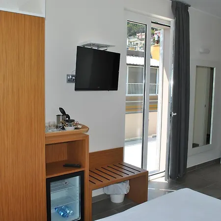 Hotel Residence Laigueglia Free Parking 3*